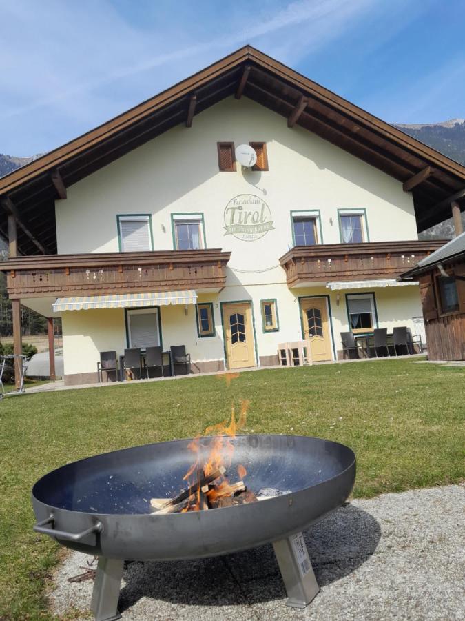 Hotel Landhaus Tirol à Presseggersee Extérieur photo